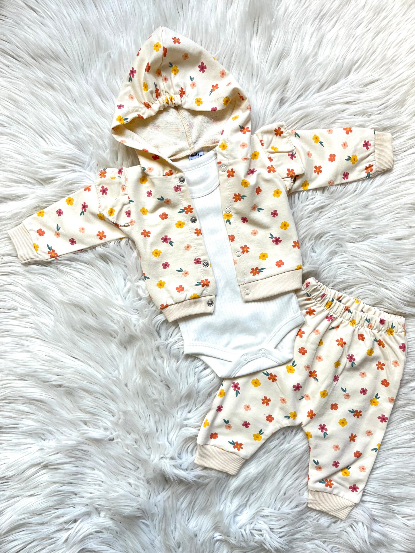 🌸 Çıtır Çiçek Desenli Kapüşonlu 3’lü Takım – Sweatshirt + Body + Pantolon