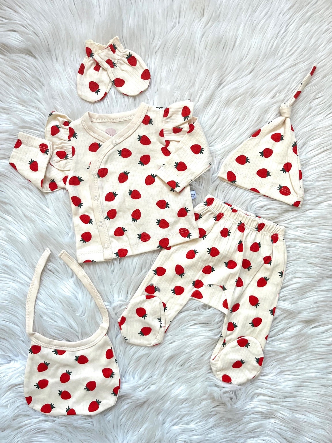 🍓 Strawberry Dreams – Yenidoğan 5’li Set