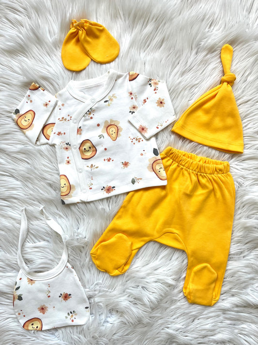 🥑 Avokado Baskılı Sarı 5’li Yenidoğan Seti – Üst + Pantolon + Şapka + Eldiven + Önlük